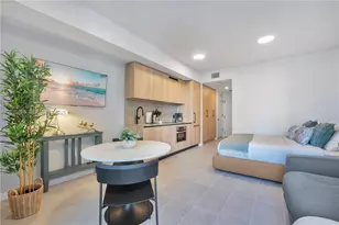 121 NE 5th St, Miami, FL 33132 - Photo 35