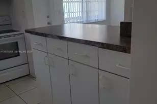 7620 Carlyle Ave, Miami Beach, FL 33141 - Photo 3