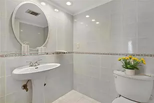 20100 W Country Club Dr, Aventura, FL 33180 - Photo 15
