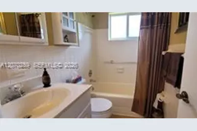 1000 SW 11th Ave #10E, Hallandale Beach, FL 33009 - Photo 17