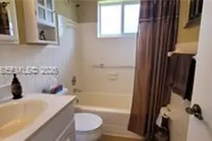 1000 SW 11th Ave, Hallandale Beach, FL 33009 - Photo 17