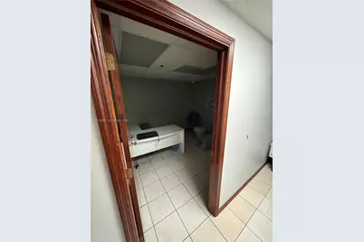 2310 NW 102nd Pl, Doral, FL 33172 - Photo 21