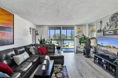 9461 Sunrise Lakes Blvd #208, Sunrise, FL 33322 - Photo 1