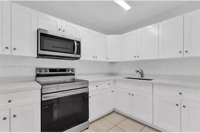 551 NW 30th Ter, Fort Lauderdale, FL 33311 - Photo 9