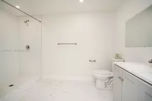 20720 NW 34th Ave, Miami Gardens, FL 33056 - Photo 15
