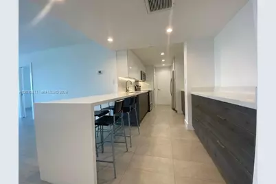 5401 Collins Ave #620, Miami Beach, FL 33140 - Photo 9