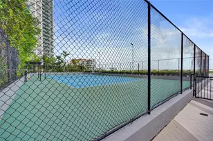 121 NE 34th St, Miami, FL 33137 - Photo 11