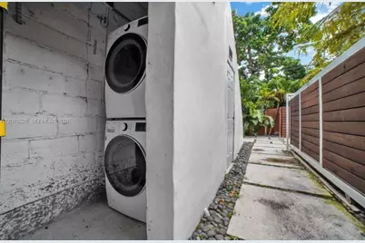 524 NW 35th St #1, Miami, FL 33127 - Photo 11
