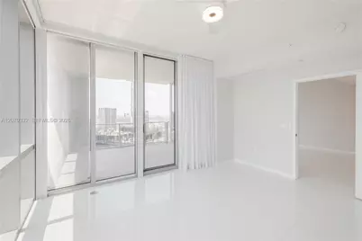 851 NE 1st Ave #3911, Miami, FL 33132 - Photo 7
