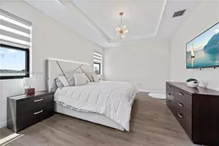 20576 NE 5th Pl, Miami, FL 33179 - Photo 19