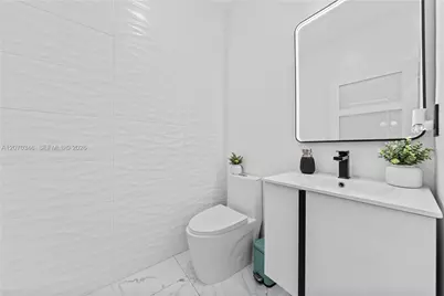 20576 NE 5th Pl, Miami, FL 33179 - Photo 15