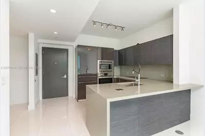 1080 Brickell Ave #3207, Miami, FL 33131 - Photo 9