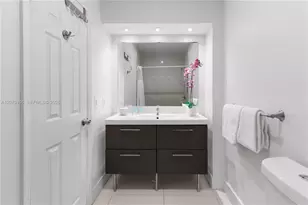 5445 Collins Ave, Miami Beach, FL 33140 - Photo 27