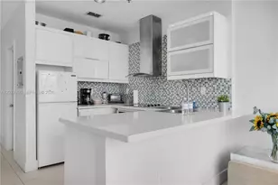 5445 Collins Ave, Miami Beach, FL 33140 - Photo 15