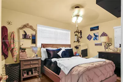 7690 NW 16th Ct, Pembroke Pines, FL 33024 - Photo 19