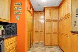 7690 NW 16th Ct, Pembroke Pines, FL 33024 - Photo 11