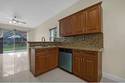 1282 NW 171st Ter, Pembroke Pines, FL 33028 - Photo 11