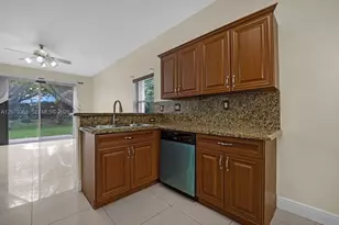 1282 NW 171st Terrace, Pembroke Pines, FL 33028 - Photo 11