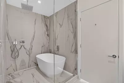 1400 Biscayne Boulevard #1605, Miami, FL 33132 - Photo 11