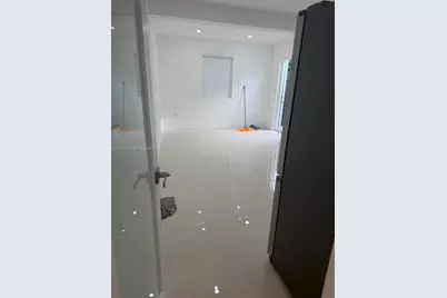 861 E 33rd St #1, Hialeah, FL 33013 - Photo 5