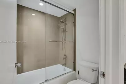 20515 E Country Club Dr #1641, Aventura, FL 33180 - Photo 23