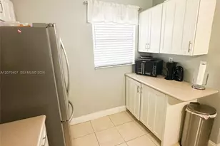2860 Somerset Dr, Lauderdale Lakes, FL 33311 - Photo 5