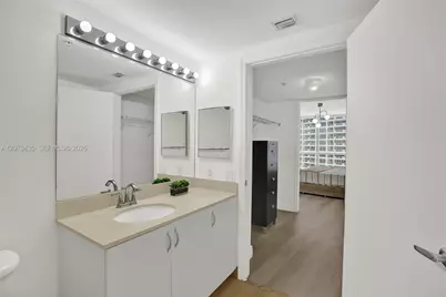 1750 N Bayshore Dr #2202, Miami, FL 33132 - Photo 17