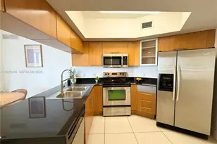 1750 N Bayshore Dr, Miami, FL 33132 - Photo 9