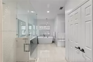 451 NW 194th Ave, Pembroke Pines, FL 33029 - Photo 15