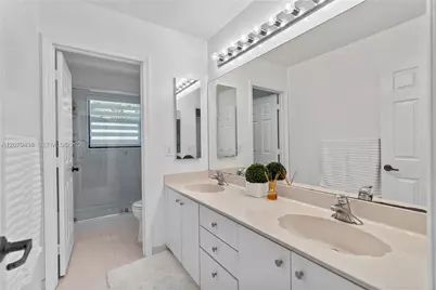 451 NW 194th Ave, Pembroke Pines, FL 33029 - Photo 27
