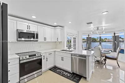 451 NW 194th Ave, Pembroke Pines, FL 33029 - Photo 3