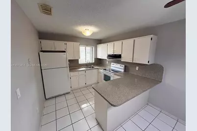 6278 W 22nd Ct #14, Hialeah, FL 33016 - Photo 7