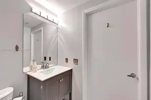 2475 Brickell Ave, Miami, FL 33129 - Photo 15