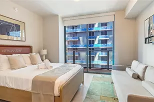11 NE 6th St, Miami, FL 33132 - Photo 9