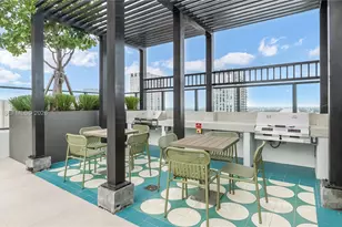 11 NE 6th St, Miami, FL 33132 - Photo 13
