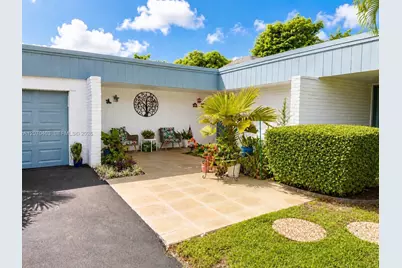 4713 Holly Dr, Tamarac, FL 33319 - Photo 1