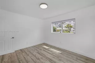2250 Bay Dr, Miami Beach, FL 33141 - Photo 17
