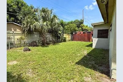 18600 NW 38th Ct, Miami Gardens, FL 33055 - Photo 25