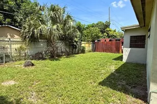 18600 NW 38th Ct, Miami Gardens, FL 33055 - Photo 25