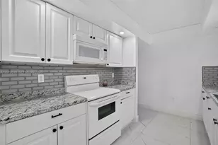 11818 SW 273rd Ln, Homestead, FL 33032 - Photo 15