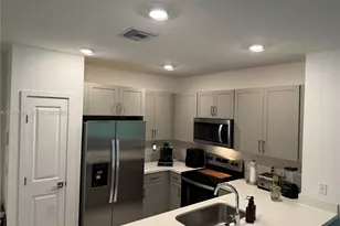 142 SE 5th Ct, Deerfield Beach, FL 33441 - Photo 1