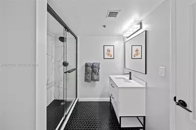 1200 Brickell Bay Dr #2205, Miami, FL 33131 - Photo 11