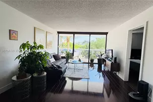 3701 N Country Club Dr, Aventura, FL 33180 - Photo 3