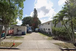 10790 SW 6th St, Sweetwater, FL 33174 - Photo 1
