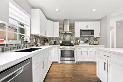2220 NW 137th Ave, Sunrise, FL 33323 - Photo 11