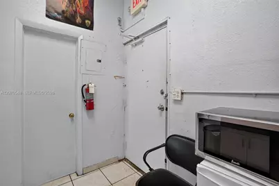 Excellent Opportunity Barbershop For Sale in The Heart Of Hialeah, Hialeah, FL 33012 - Photo 15