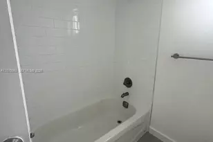 1043 NW 5th St, Miami, FL 33128 - Photo 13