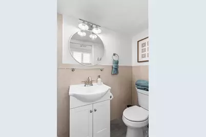 1370 NE 40th Dr, Oakland Park, FL 33334 - Photo 15