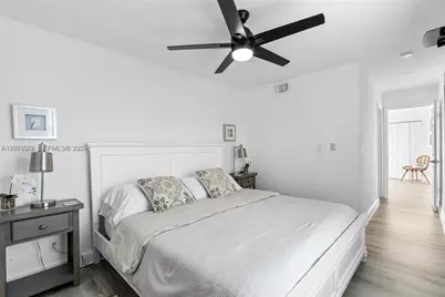 1370 NE 40th Dr, Oakland Park, FL 33334 - Photo 23