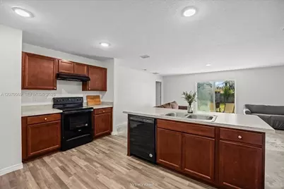 1671 SE Seashore Ln, Port Saint Lucie, FL 34983 - Photo 9